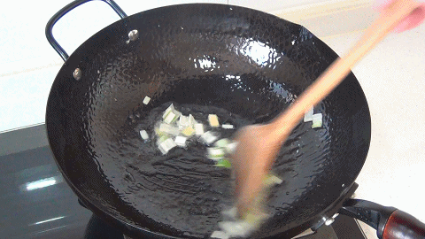 炒平菇用焯水吗，平菇焯水的方法（教你地道家常菜）