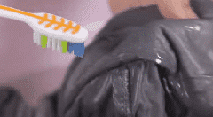 羽绒服能暴晒吗，羽绒服发霉可以在太阳下暴晒吗（羽绒服清洗小妙招）