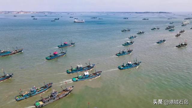 柒彩都市()，柒彩里美食城（徜徉在石岛初秋的那山那片海）