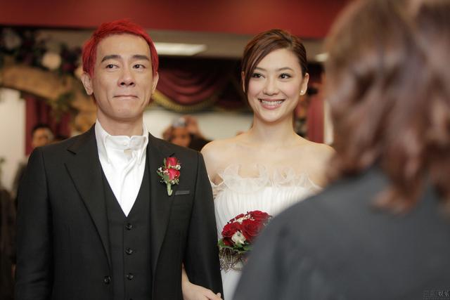 陈小春的前妻是谁，陈小春的前女友是谁（变成“妻管严”也心甘情愿）