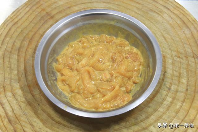 鸡胸肉怎么炒好吃又嫩，鸡胸肉怎样做好吃（饭店大厨告诉你怎么炒）