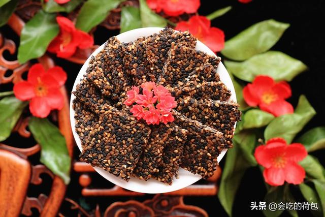 芝麻糖是什么做的，芝麻糖是什么糖做的（80岁奶奶教我做芝麻糖）