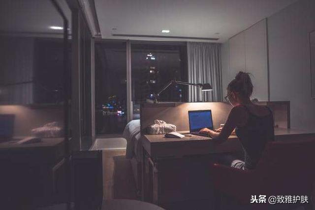 什么时候开始用眼霜，什么牌子的眼霜去皱纹效果好（女生什么时候开始用眼霜最好）