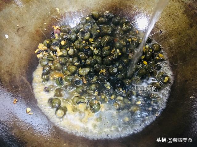 田螺怎么炒好吃，田螺怎么炒入味好吃（齿间美味田螺）