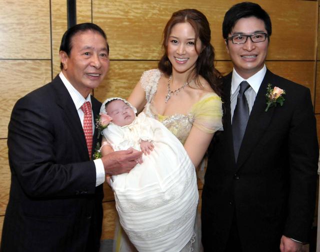 李兆基的儿子，91岁李兆基退休二子接班