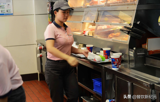 肯德基怎么点餐，在肯德基不排队用支付宝手机自助点餐方法（小姨子在肯德基上班）
