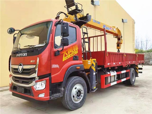 随车吊车多少钱，随车吊25吨价格大概多少钱（徐工8吨随车吊价格多少钱）