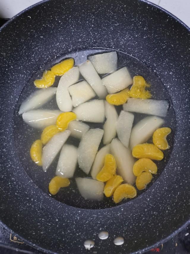 梨罐头原料如何选择，什么品种的梨可以做罐头（梨罐头怎么做）