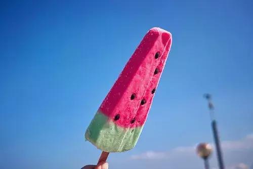 很拽的个性签名，霸气最拽的个性签名（有点拽的励志句子）