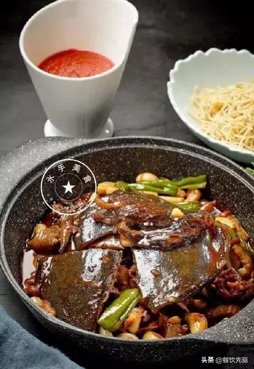 生炒甲鱼的做法，甲鱼的家常做法何大厨（做透一道食材——22款甲鱼菜）