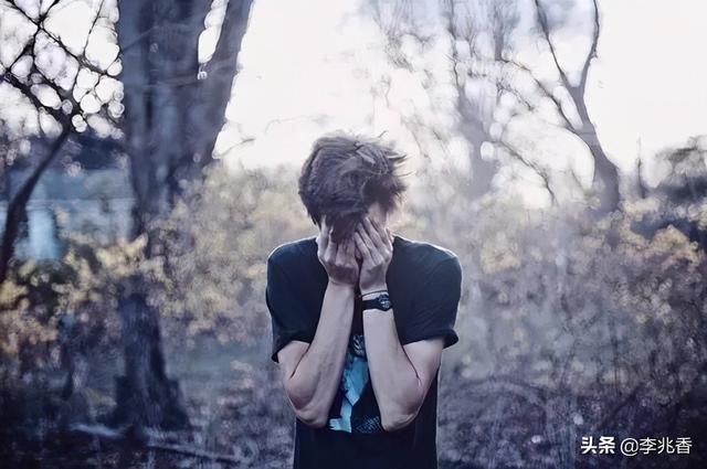 伤感昵称男生孤独,昵称男生超伤感孤独(男生失恋的网名昵称)