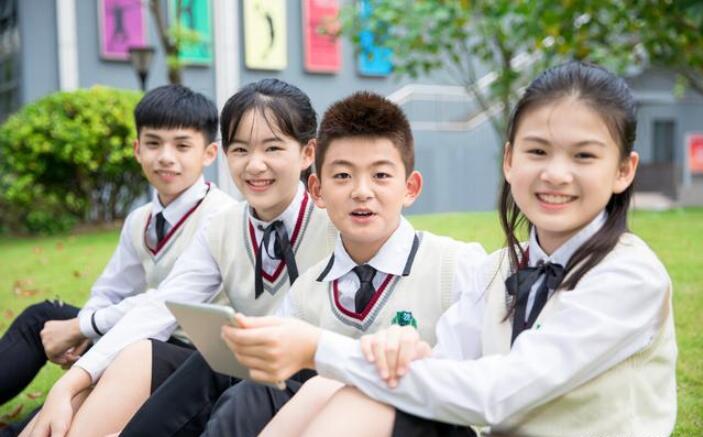 小学公立学校好还是私立学校好（公立学校和私立学校哪个更好）