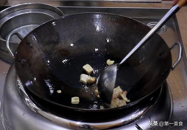 炒杂酱怎么炒（想吃杂酱面不用下馆子了）