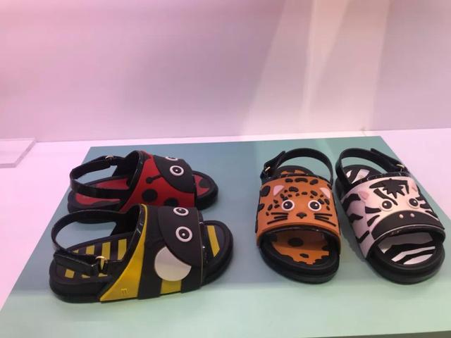 儿童凉鞋怎么选择比较好，儿童凉鞋到底要怎么选