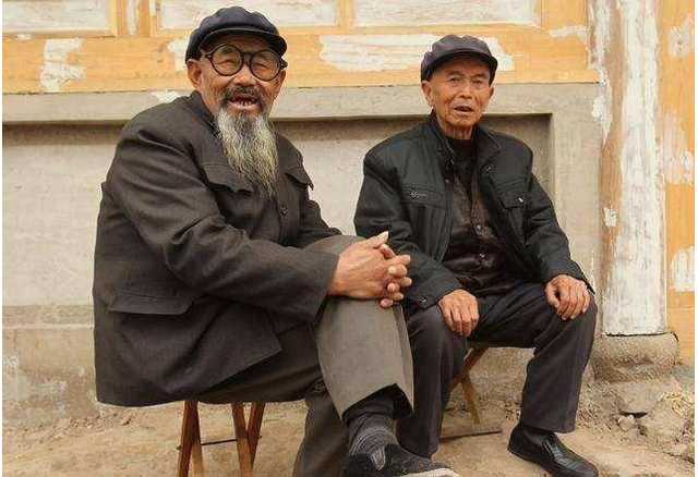 一斗穷二斗富的顺口溜，一斗穷二斗富的顺口溜是什么（三斗四斗卖豆腐”是啥意思）