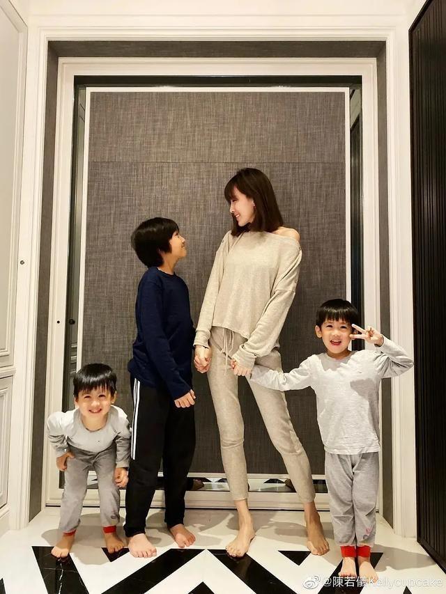 林志颖的儿子叫什么名，林志颖儿子叫什么名字（但俩孩子身高相差太多）