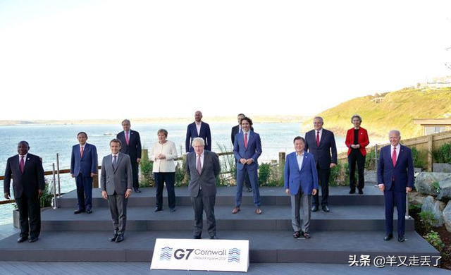 小国的悲哀！G7峰会落幕，日韩开打“照片战”，网友：半斤对八两