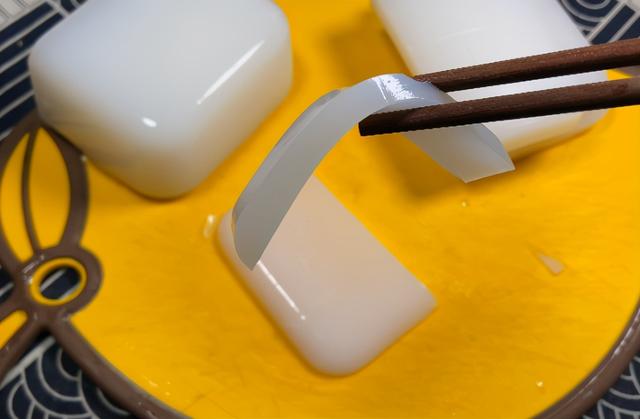 凉粉的调料有些什么，凉粉的调料有些什么牌子（奶奶教我多加1样）