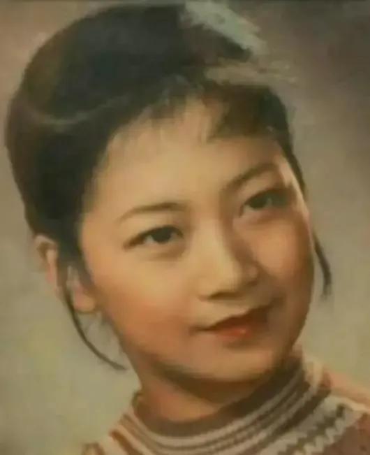 玢怎么读，玢怎么读人名（左大玢：16岁陪毛主席跳舞）