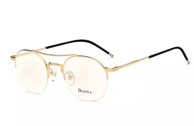 ckj眼镜架属于什么档次，ckj眼镜是什么价位（肖战在眼睛上动了什么手脚）