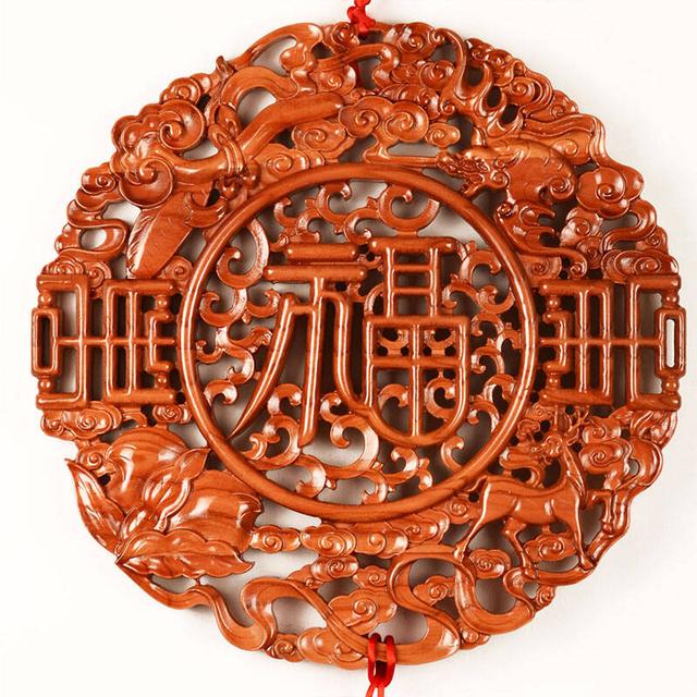 蝙蝠的象征意义四个字，建筑上的蝙蝠象征（吉祥图之“蝙蝠”的寓意和象征）