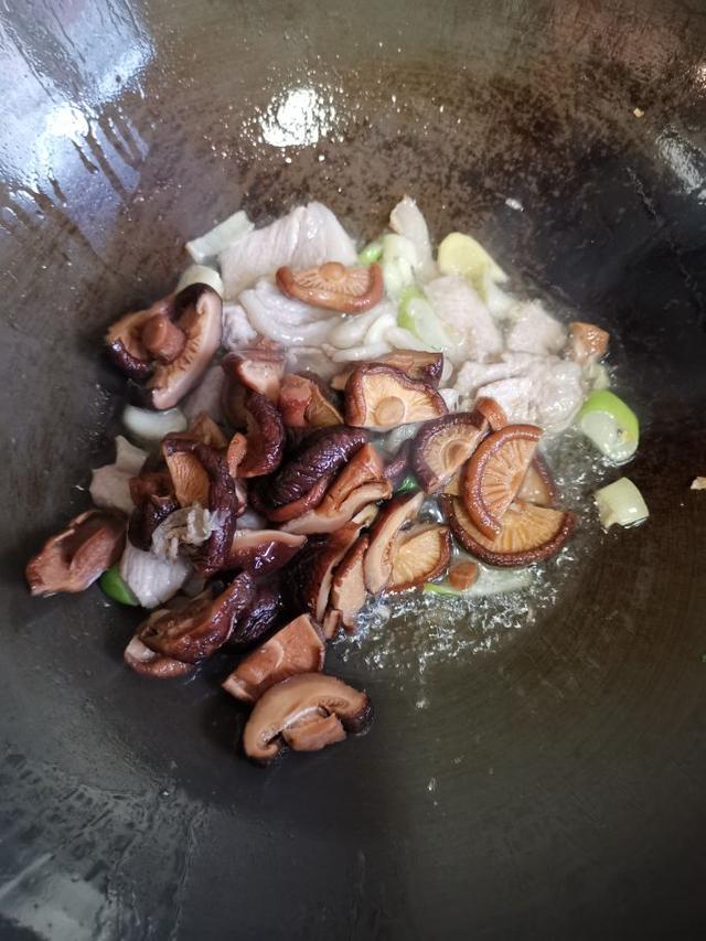 竹笋的做法，竹笋的做法大全家常做法视频（竹笋的家常做法）