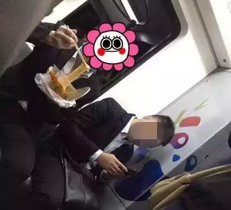 地铁上可以吃东西吗，地铁可以带吃的进去么（为什么地铁上不能吃东西）