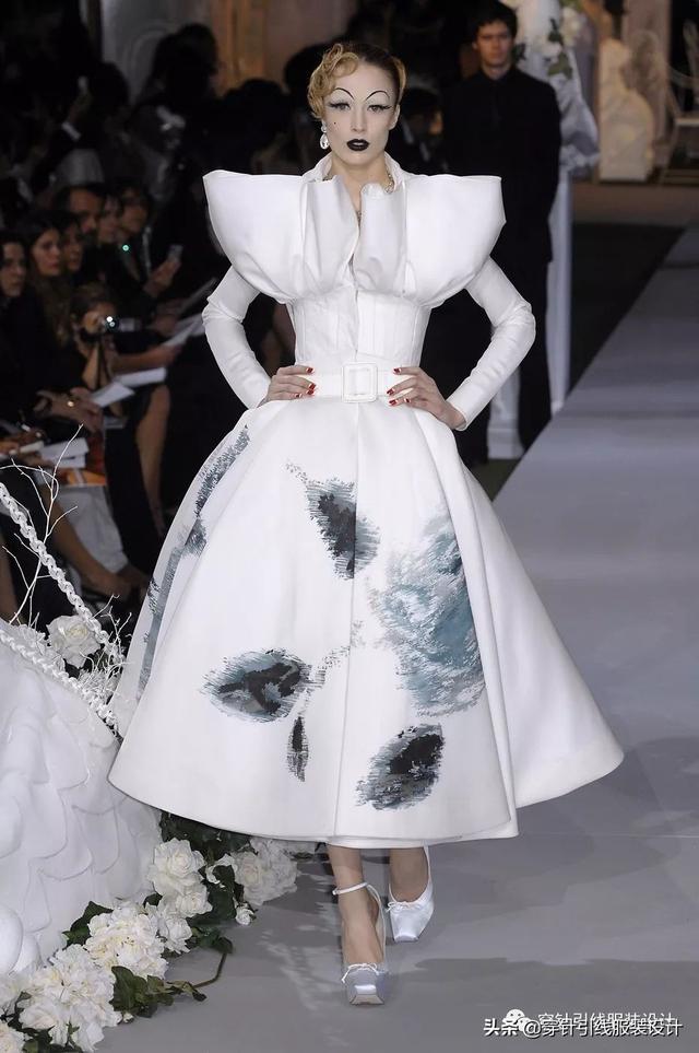 迪奥经典之作服装图，<迪奥>2007秋冬高定系列