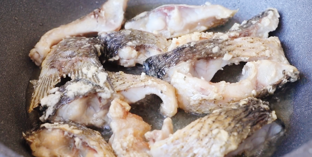 圖片[4]-【糖醋魚】做法步驟圖 簡單一做營養(yǎng)美味 出鍋連湯汁都不剩-起舞食譜網(wǎng)