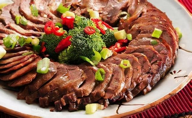 白头发是缺什么，白头发是缺什么营养（缺乏这3大营养素是诱因）