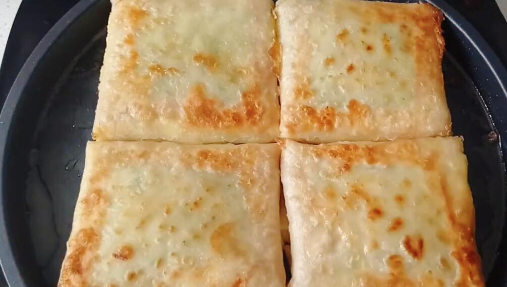 图片[8]-【快手鸡蛋饼】做法步骤图 不揉面不擀面 15分钟就出锅-起舞食谱网