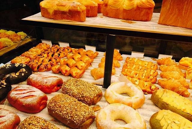 现在开什么店比较好，开什么店投资小利润高（下面几个行业）