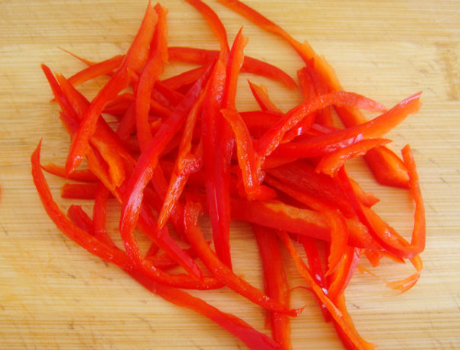 莴苣凉拌之前要用热水焯一下吗，凉拌莴苣需要焯水（难怪莴笋不脆爽不好吃）