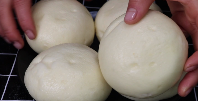 馒头轻微发霉怎么处理才能吃，轻微发霉的馒头能吃吗（两个月不变硬不发霉）