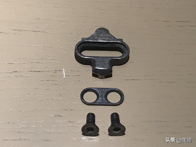 自行车脚踏板怎么拆卸，如何拆卸自行车的脚踏板（在家如何更换山地锁片）