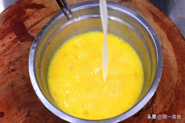 鸡蛋皮的做法，凉拌鸡蛋皮的做法（记住2点又薄又嫩）