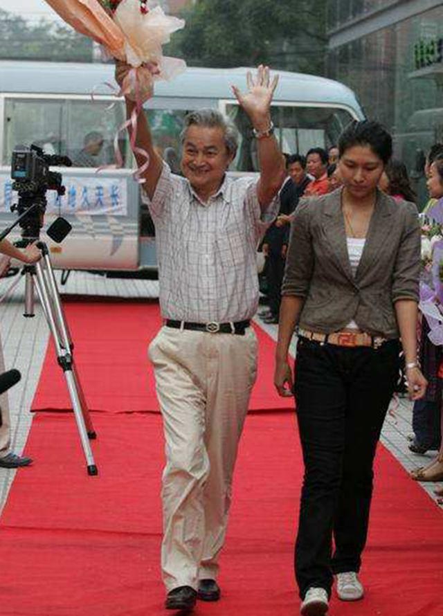 五朵金花演员表，五朵金花演员表杨丽坤（你会想起杨丽坤的阿鹏哥）