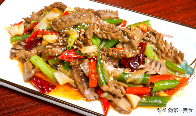 猪腰子怎么炒好吃，怎么爆炒猪腰好吃（去腥去膻还滑嫩）