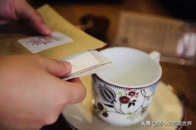 挂耳咖啡怎么冲，挂耳咖啡如何冲泡好喝（挂耳咖啡的正确冲泡方式）