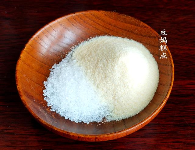 红豆椰汁糕怎么做，椰浆红豆糕最简单做法（常吃皮肤白净不长斑）