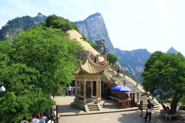 华山主要的旅游景点都有哪些，华山主要景点介绍（华山必去的几个景点知道吗）