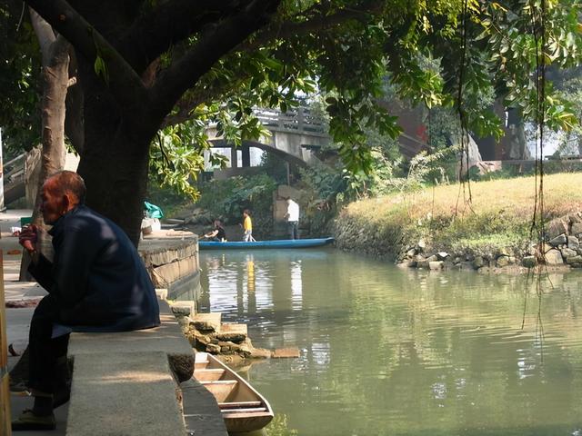 广东佛山瓷砖价格，广东佛山瓷砖价格多少钱（寻访古村落之旅：2005）