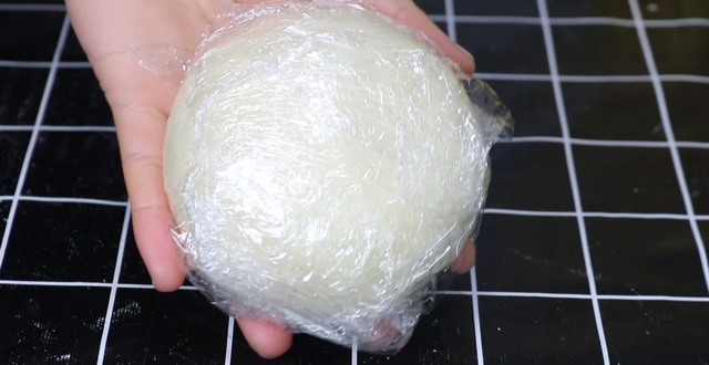 馒头轻微发霉怎么处理才能吃，轻微发霉的馒头能吃吗（两个月不变硬不发霉）