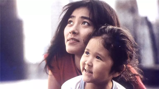 如何评价香港已故编剧黄炳耀，香港著名编剧黄炳耀（幕后故事更加“灵异”）