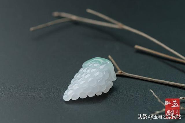 玉葡萄寓意是什么，葡萄玉是什么玉（玉雕葡萄的好处和功效）
