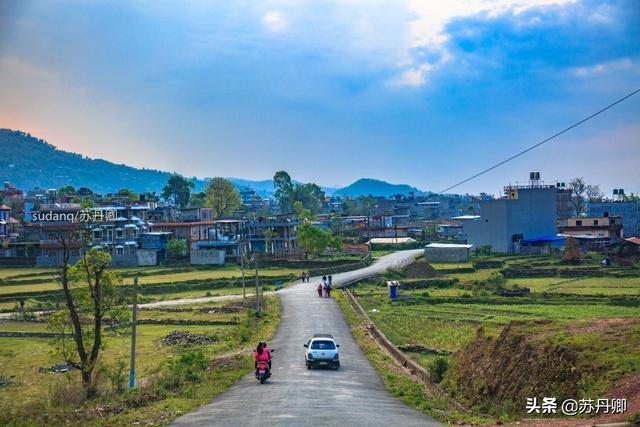 尼泊尔在哪，尼泊尔靠近中国哪个城市（尼泊尔那么穷，为何幸福指数高）