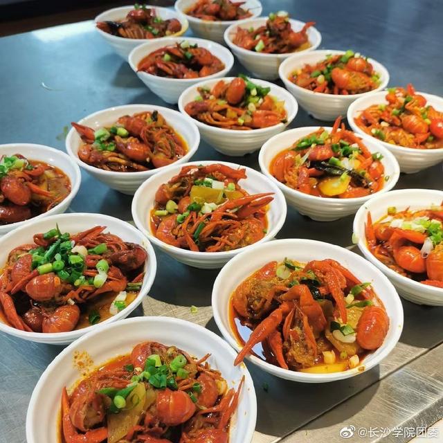 厦门大学嘉庚学院是几本，厦门嘉庚学院怎么样（这5所大学伙食堪比饭店）