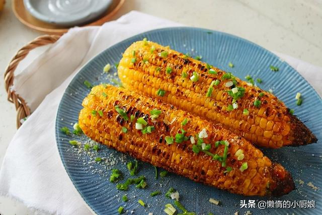 老式烤箱烤玉米怎么做，烤箱烤老玉米怎么烤（外面卖四块钱一根的烤玉米）
