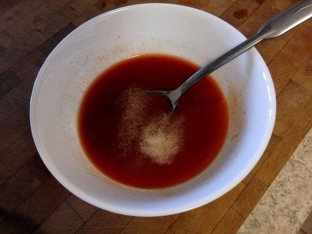 糖醋汁的家常做法简单好吃，不管煮哪种糖醋菜肴