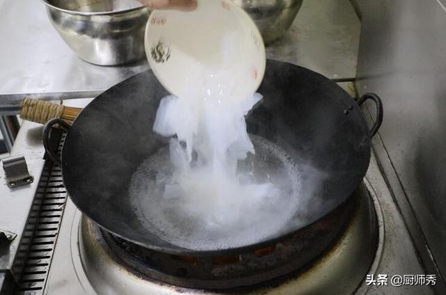 粉皮做法及图片，大蒜焖粉皮的正宗做法
